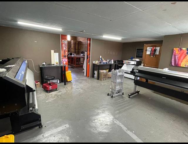 INDUSTRIAL PROPERTY TO RENT IN HENNOPSPARK